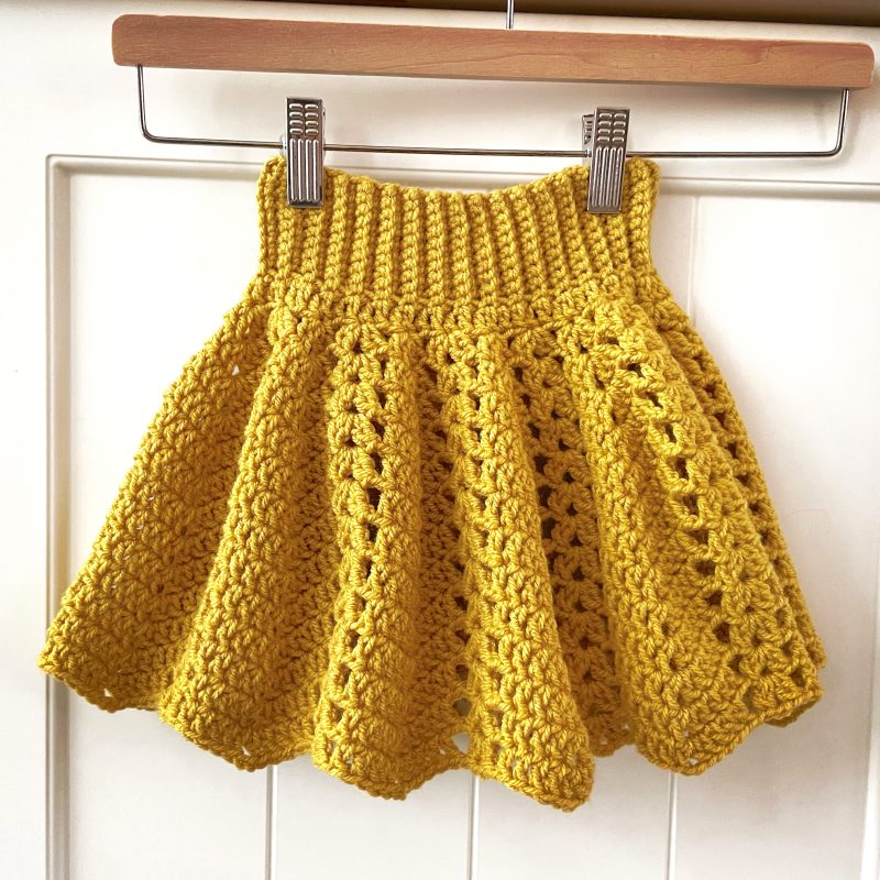 Crochet girls skirt Ciska – Frisian knitting